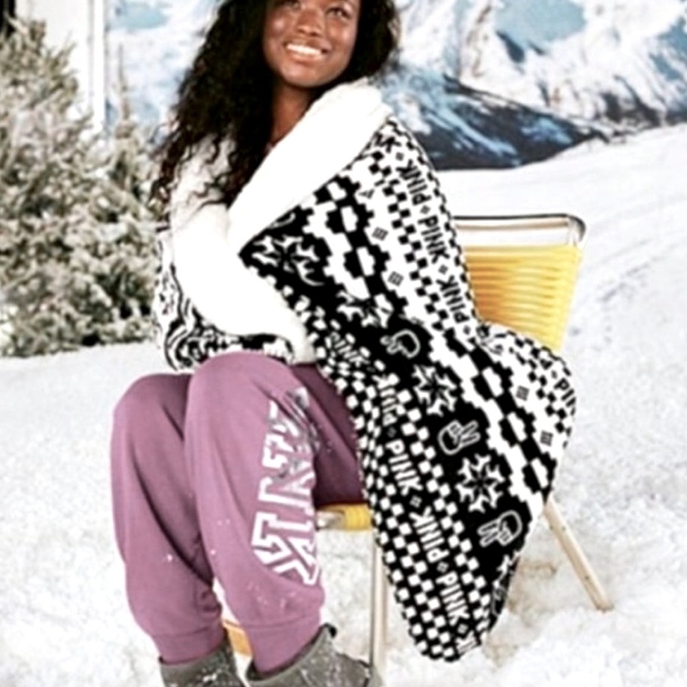 Victoria’s Secret Sherpa blanket